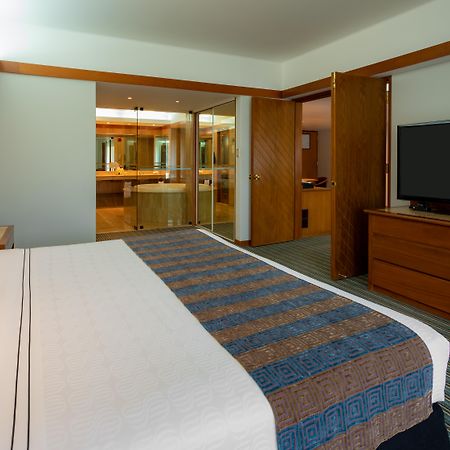 Sonesta Hotel El Olivar ليما المظهر الخارجي الصورة A bedroom at the hotel